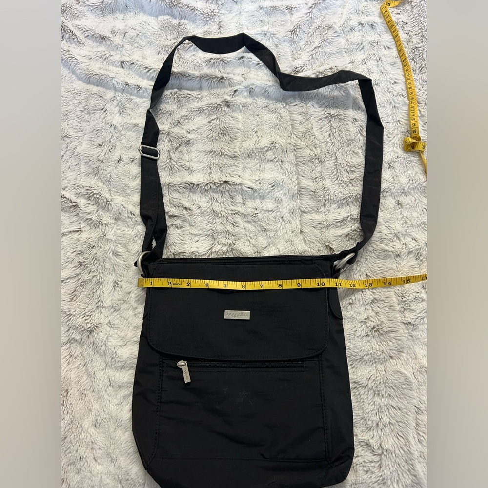 Black Baggallini medium crossbody